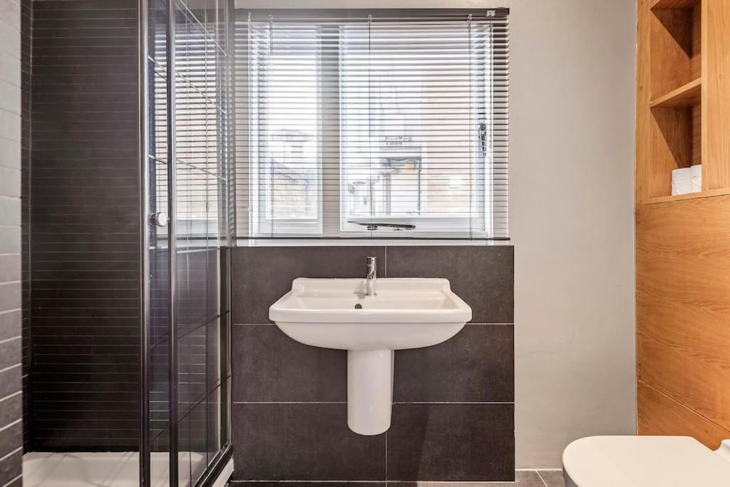 Spacious Home On Chapel Market London Exteriör bild
